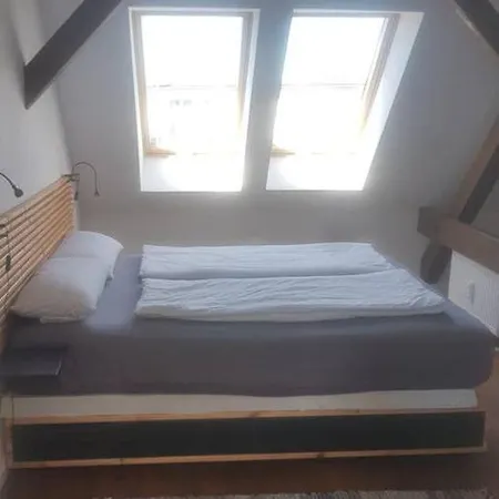 Helle Dachgeschosswohnung für 8 Personen in zentraler Lage Berlin Exterior foto