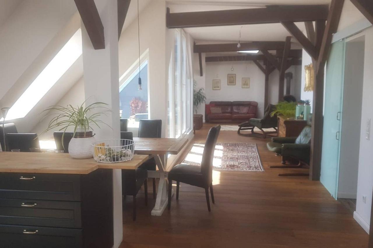 Helle Dachgeschosswohnung Für 8 Personen In Zentraler Lage Apartment *