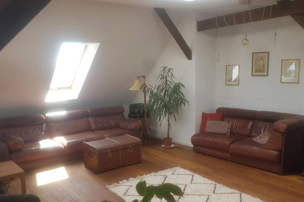 Helle Dachgeschosswohnung Für 8 Personen In Zentraler Lage Apartment Berlin